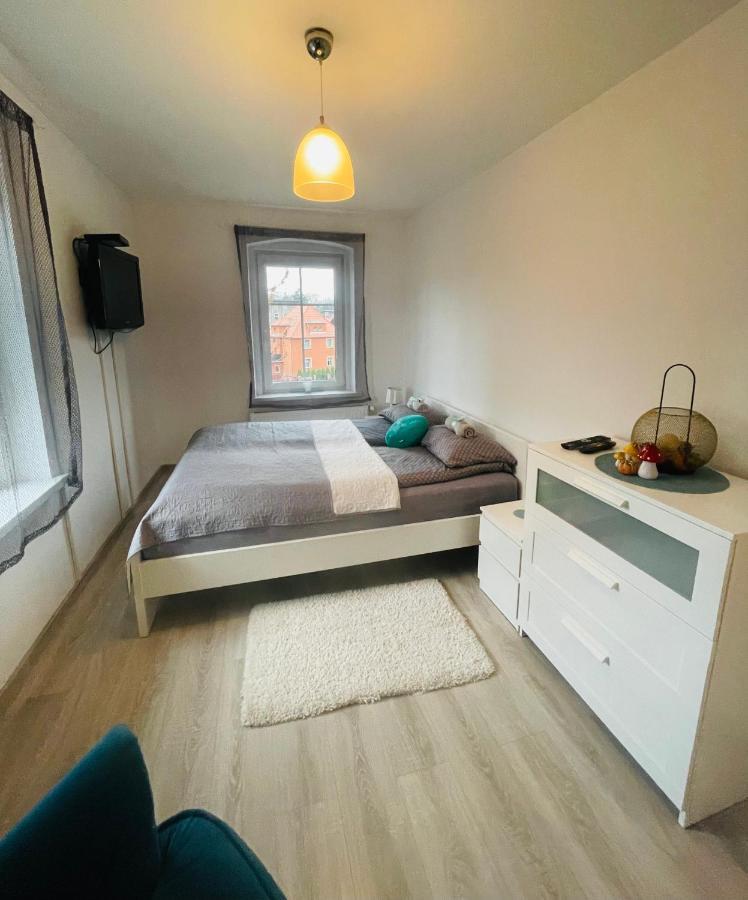 Apartament Oliwia Apartment Jelenia Góra Екстериор снимка
