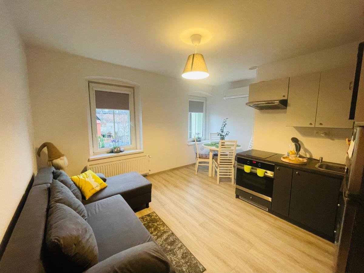 Apartament Oliwia Apartment Jelenia Góra Екстериор снимка
